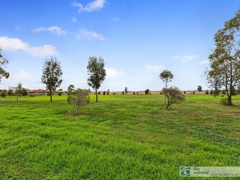 2/31 Kurrajong Drive, Altona Meadows First National Barlow McEwan Tribe