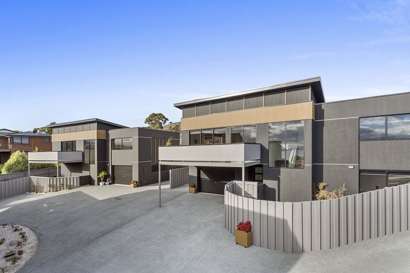 Real Estate For Sale 1 and 2/9 Trikala Place Tranmere , TAS