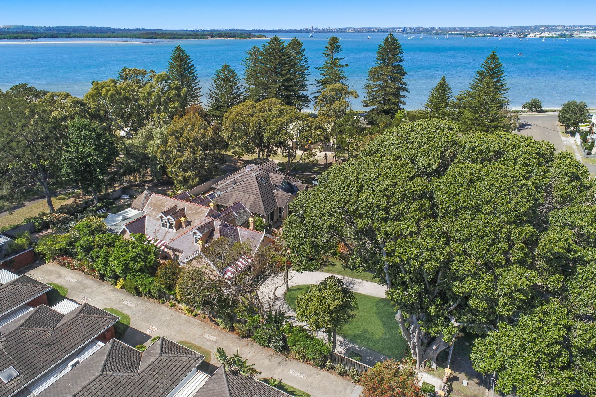 7 Napoleon Street, Sans Souci Gardner Property Agents