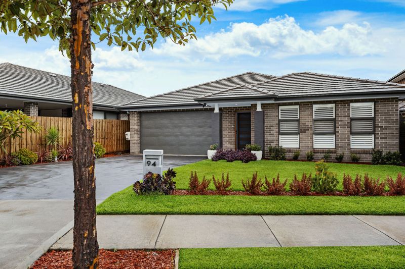Real Estate For Sale 94 Easton Avenue Spring Farm , NSW