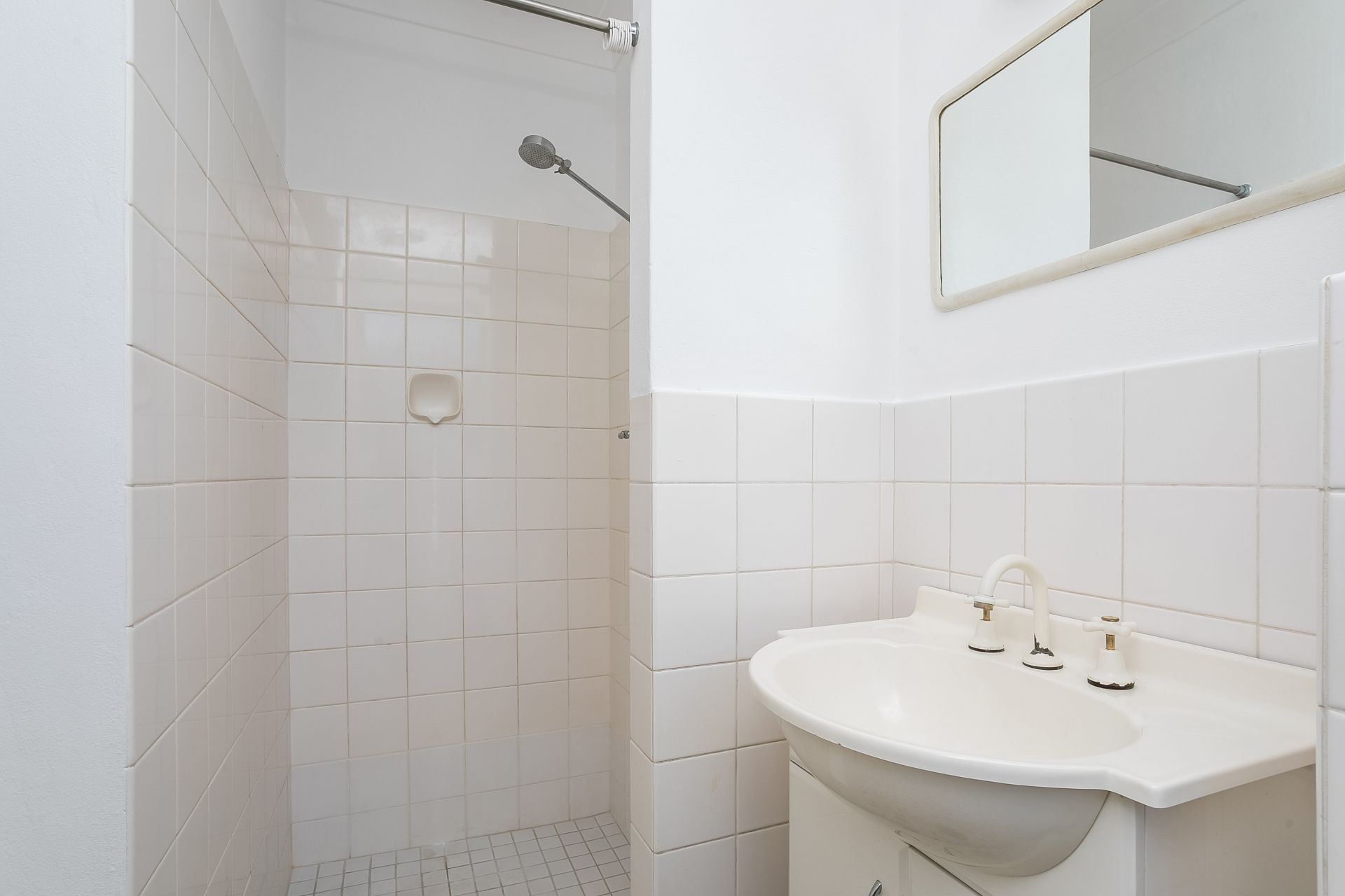 Real Estate For Lease 12/9 Commodore Crescent McMahons Point , NSW