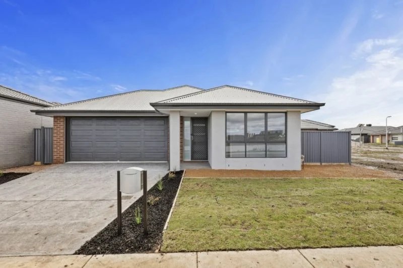 13 Carlow Drive, Alfredton Ballarat Real Estate Pty Ltd