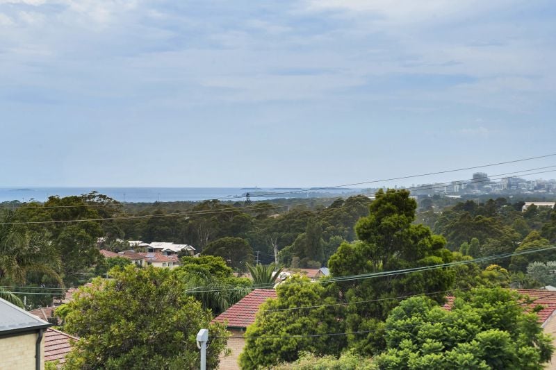 Real Estate For Sale 15 Girvan Crescent Corrimal , NSW