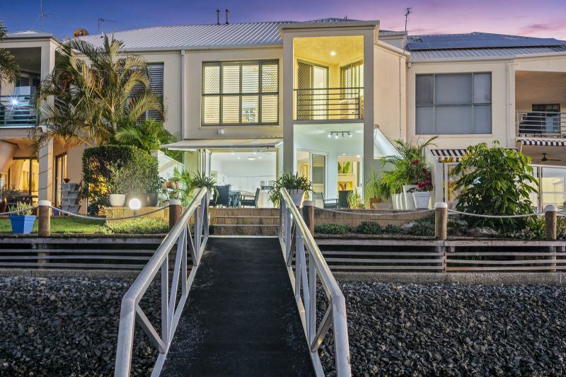 27/3 Lee Road, Runaway Bay Amir Prestige Group