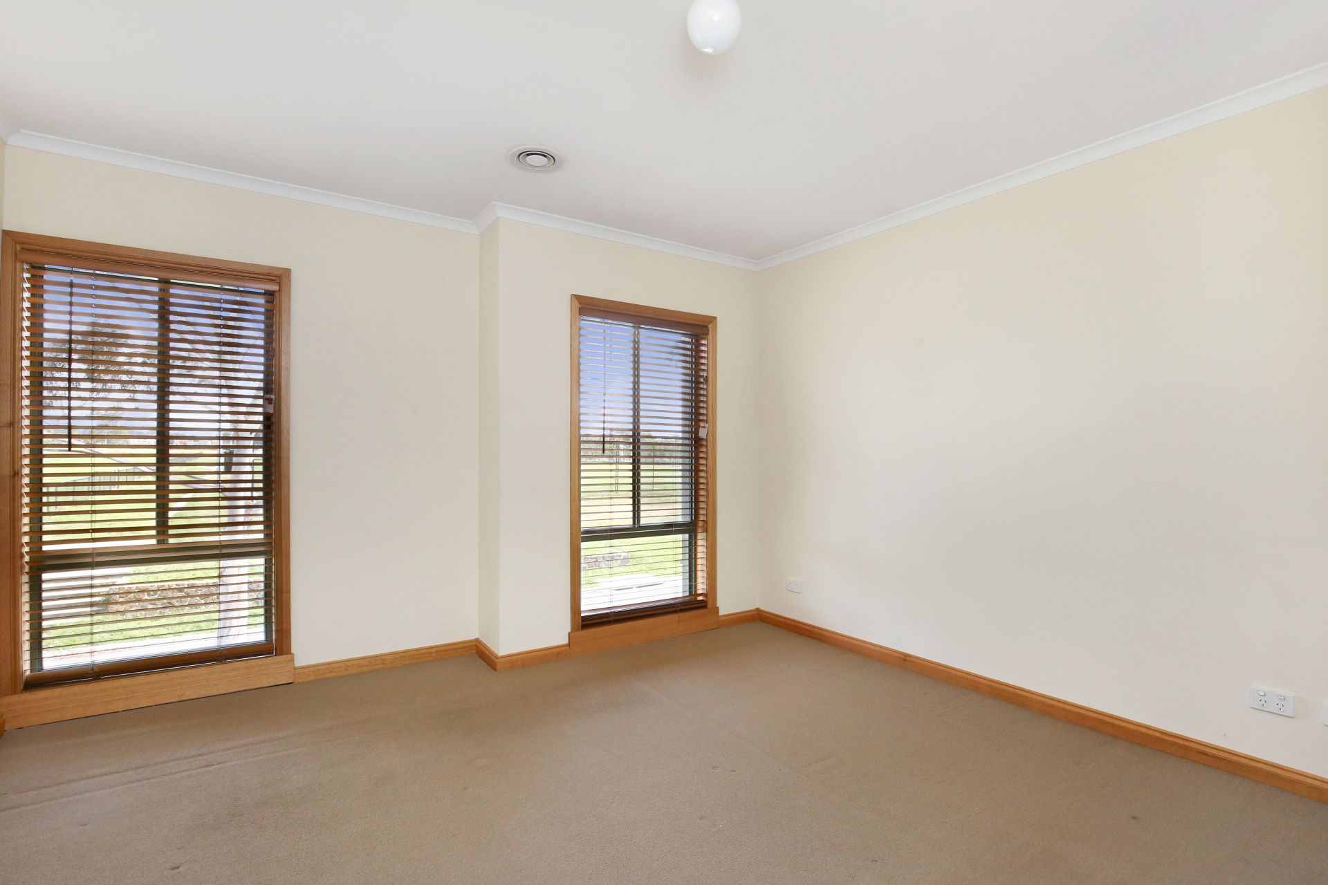 Real Estate For Lease 23 Vincent Drive South Morang , VIC