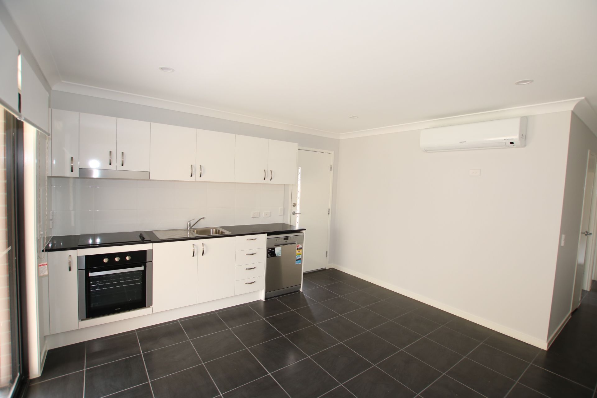 Real Estate For Lease 2/23 Ryrie Court Park Ridge , QLD