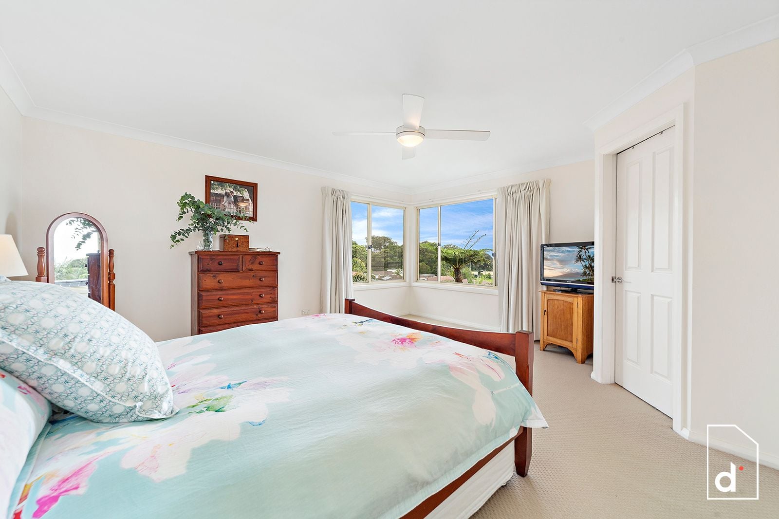Sold property 1800000 for 29 Hillcrest Avenue Woonona , NSW 2517