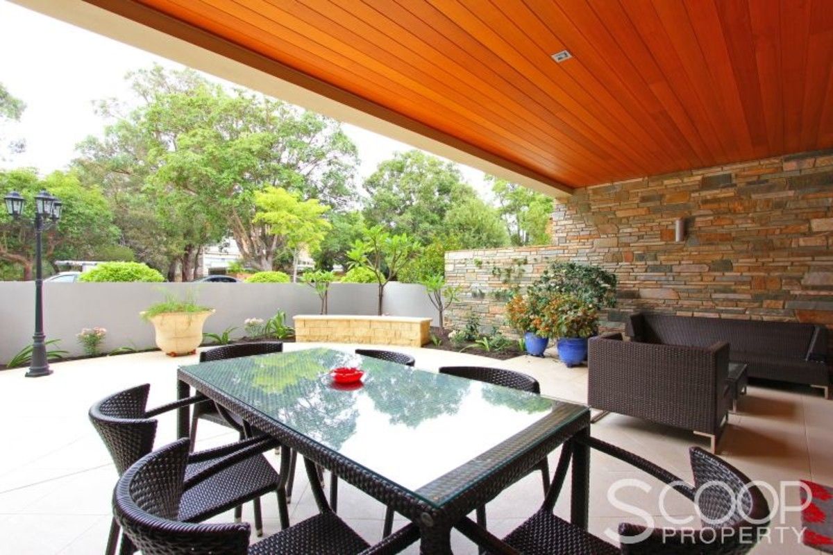 Real Estate For Sale 1/5 The Avenue Crawley , WA