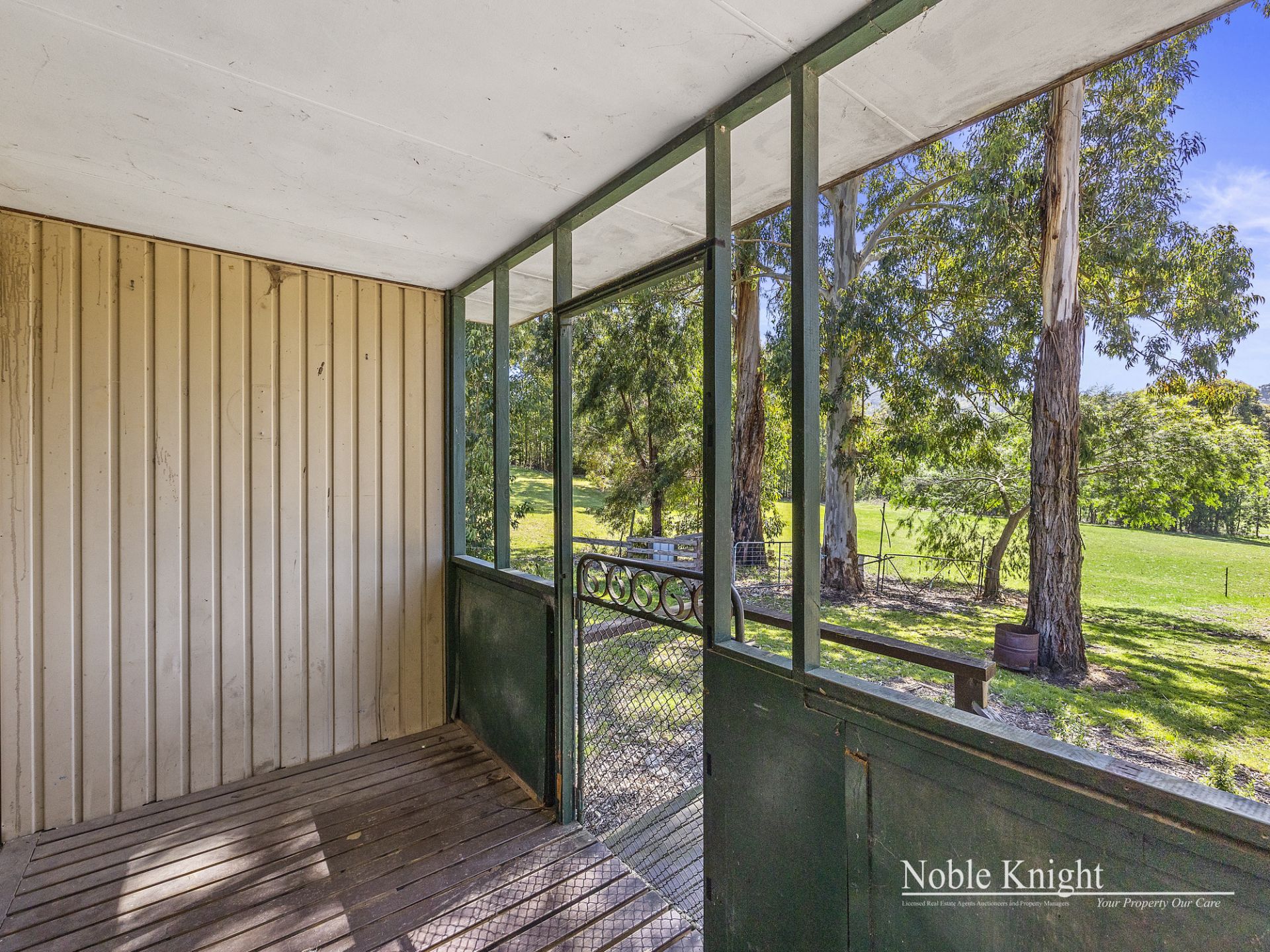 2229 Melba Highway, Dixons Creek Noble Knight