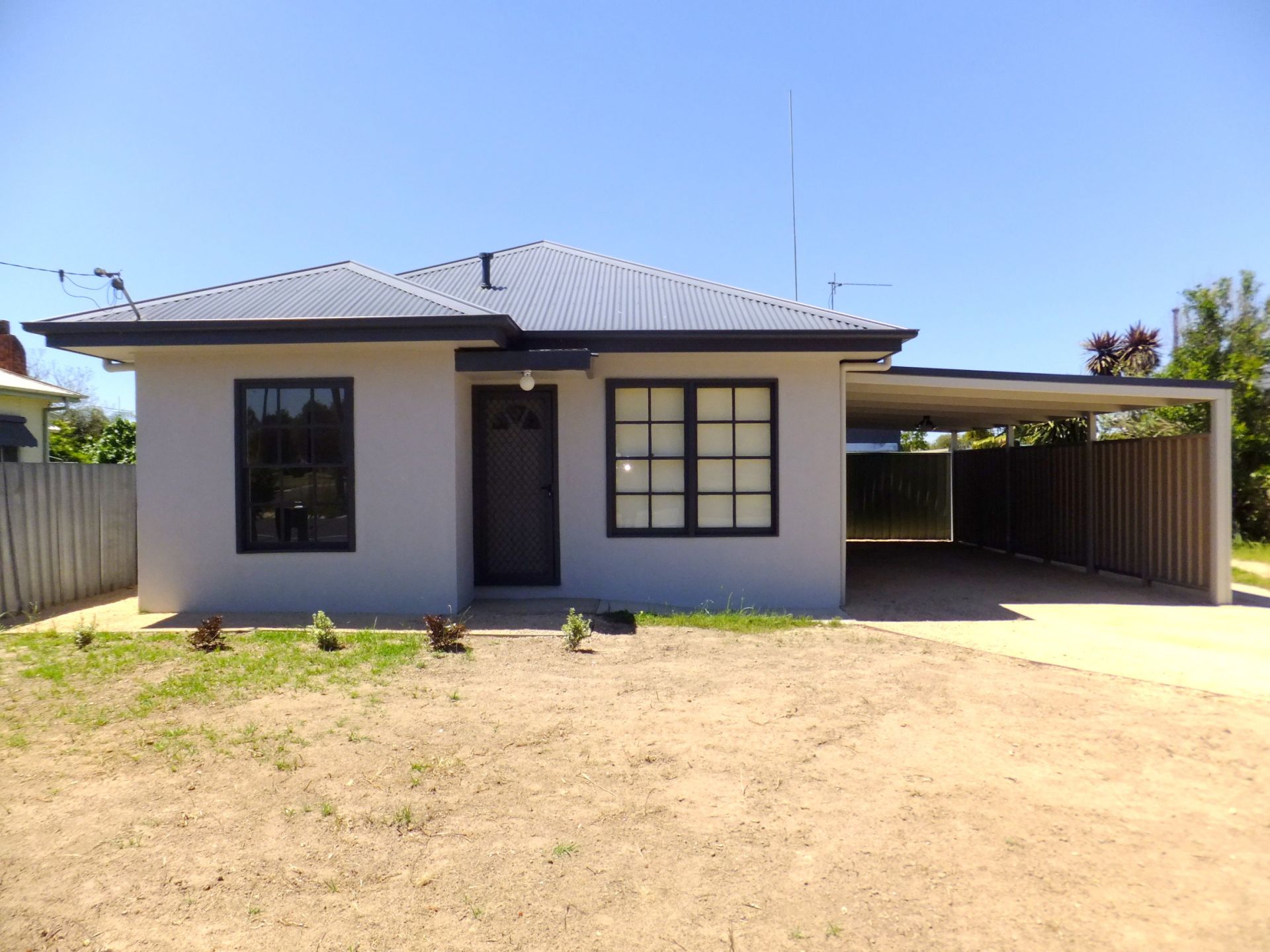 472 Prune Street, Lavington Kane Real Estate