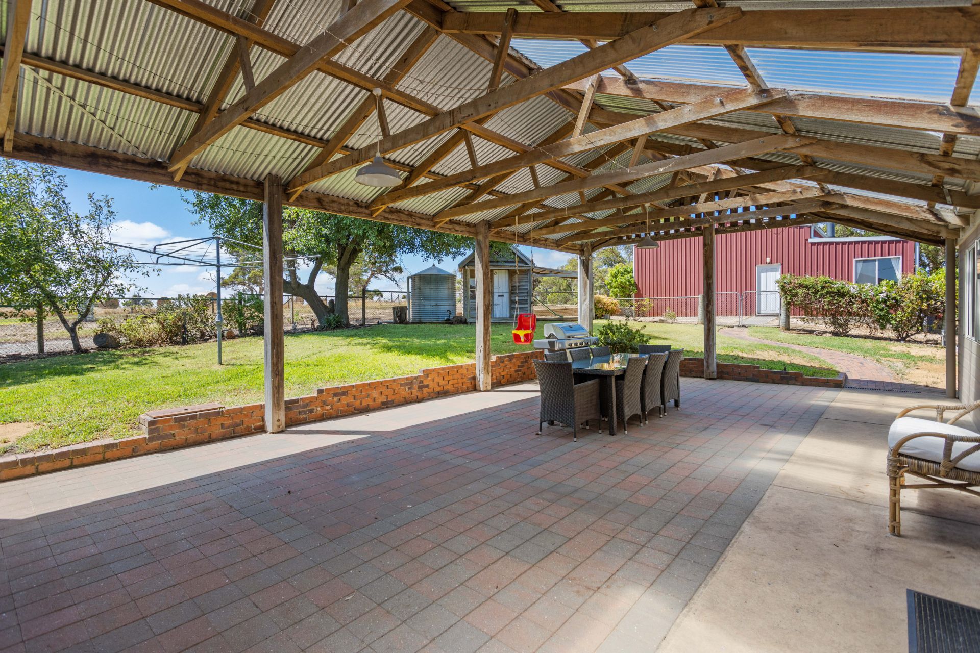 1795 Strathalbyn Road, Flaxley Adcock Real Estate