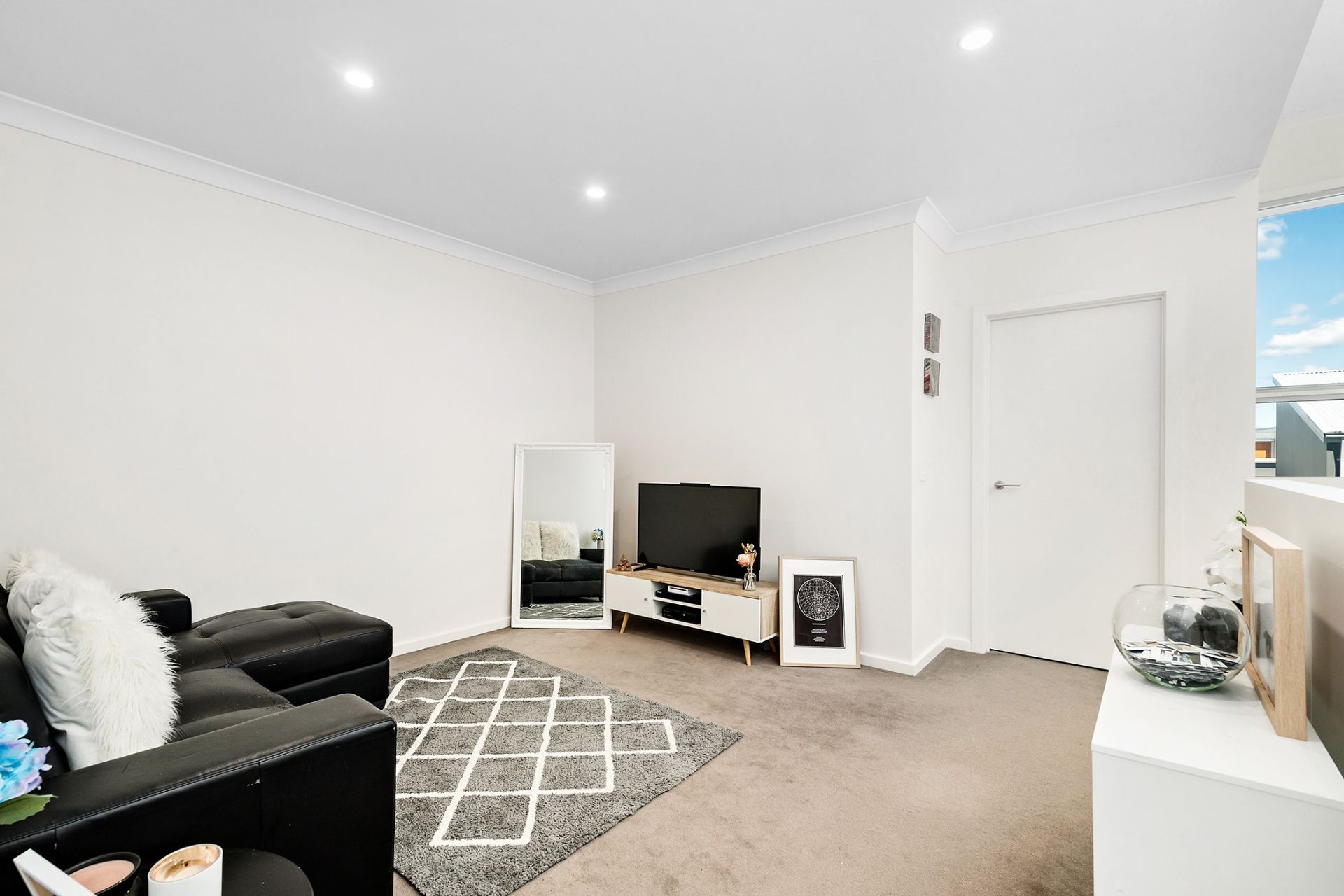 Real Estate For Sale 18 Coldstream Lane Gledswood Hills , NSW