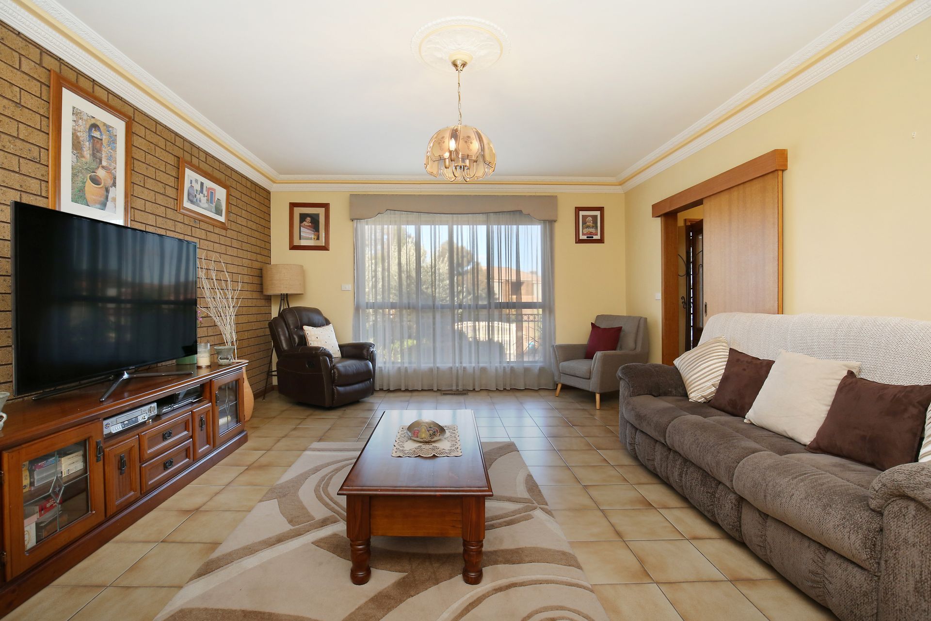 Real Estate For Sale 31 Claremont Crescent Reservoir , VIC