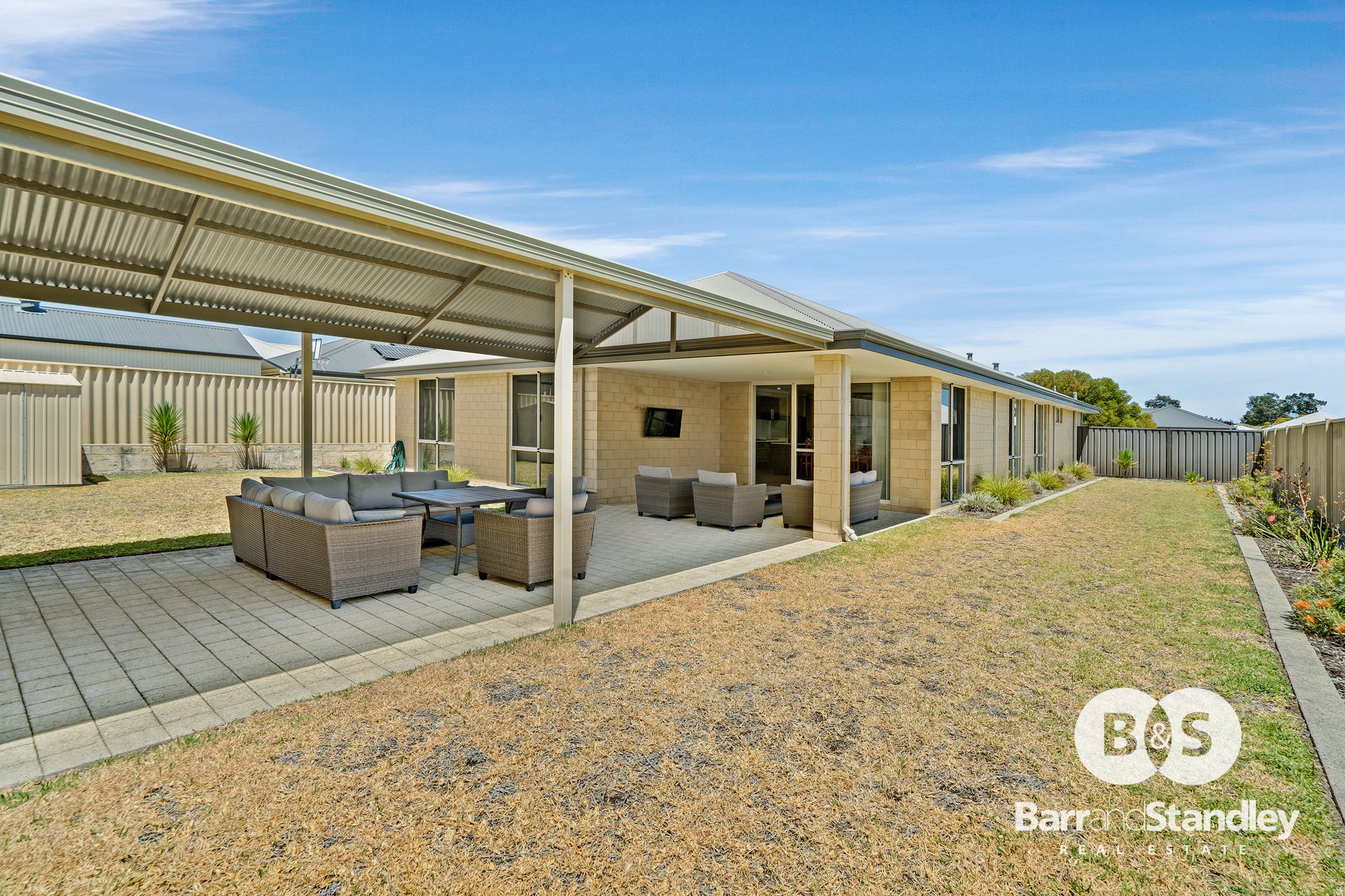 10 Myanore Way Millbridge , WA