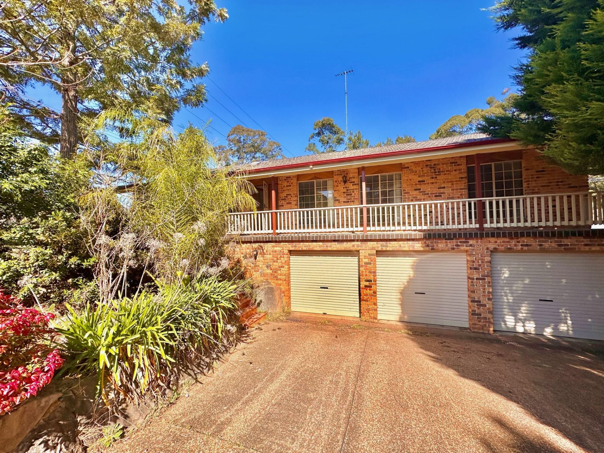 2 Acer Glen, Castle Hill Uniland Real Estate