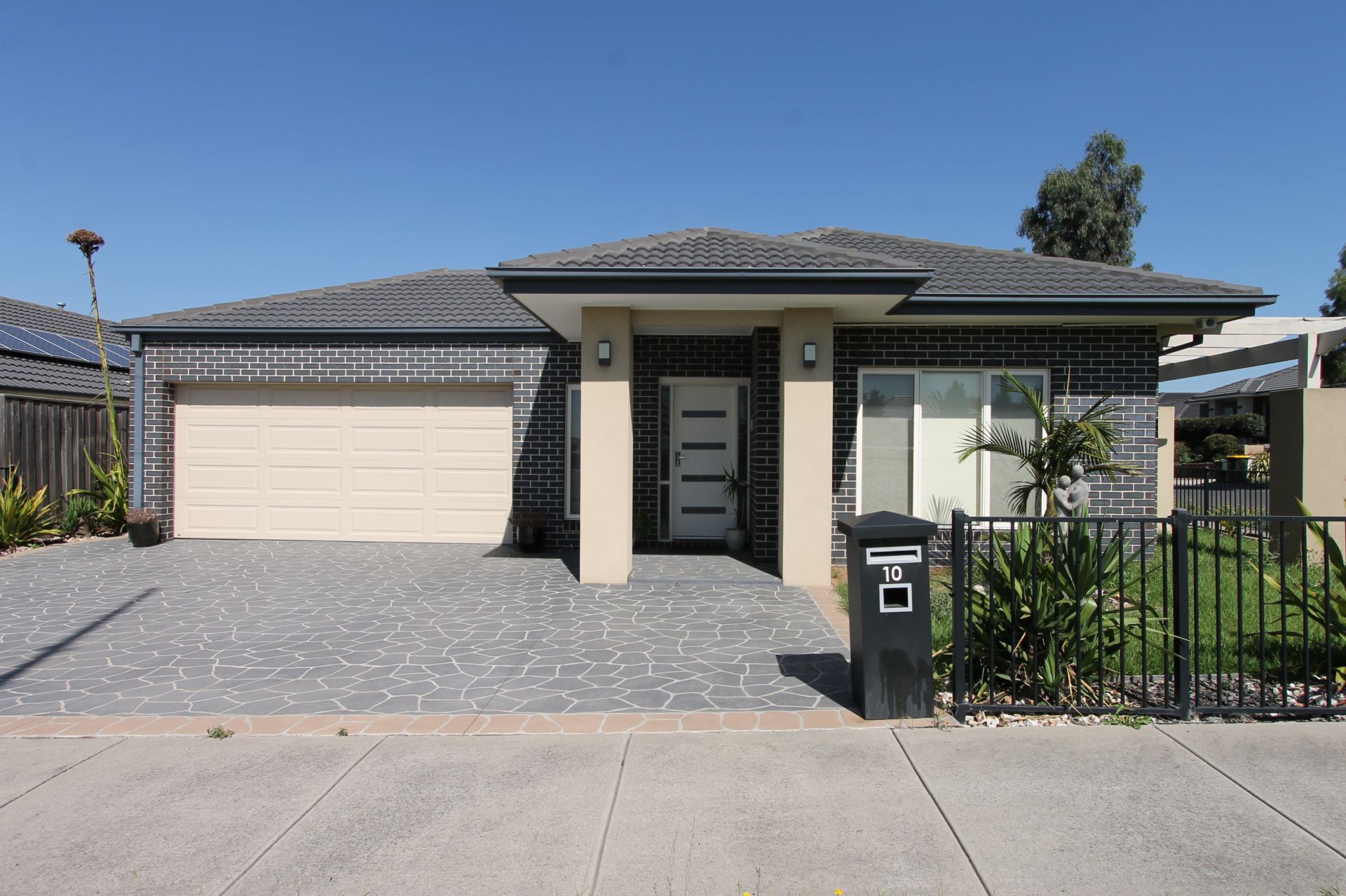 Real Estate For Lease 10 Manor House Drive Epping , VIC