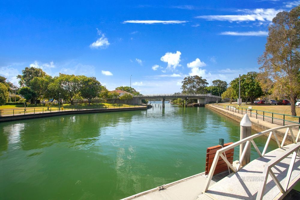 Real Estate For Sale 1/19 Laburnum Crescent Noosaville , QLD