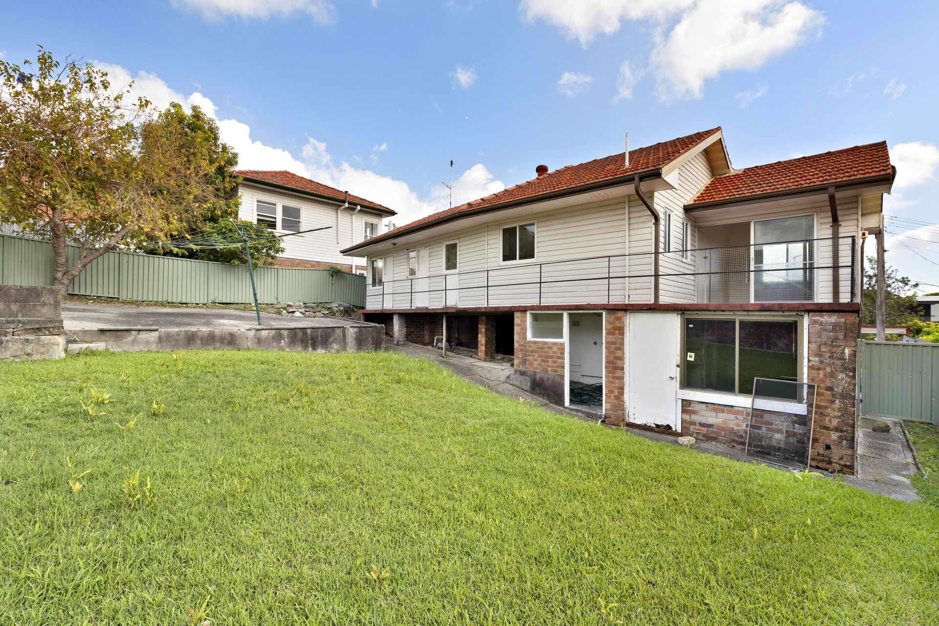 Real Estate For Lease 9 May Road Dee Why , NSW