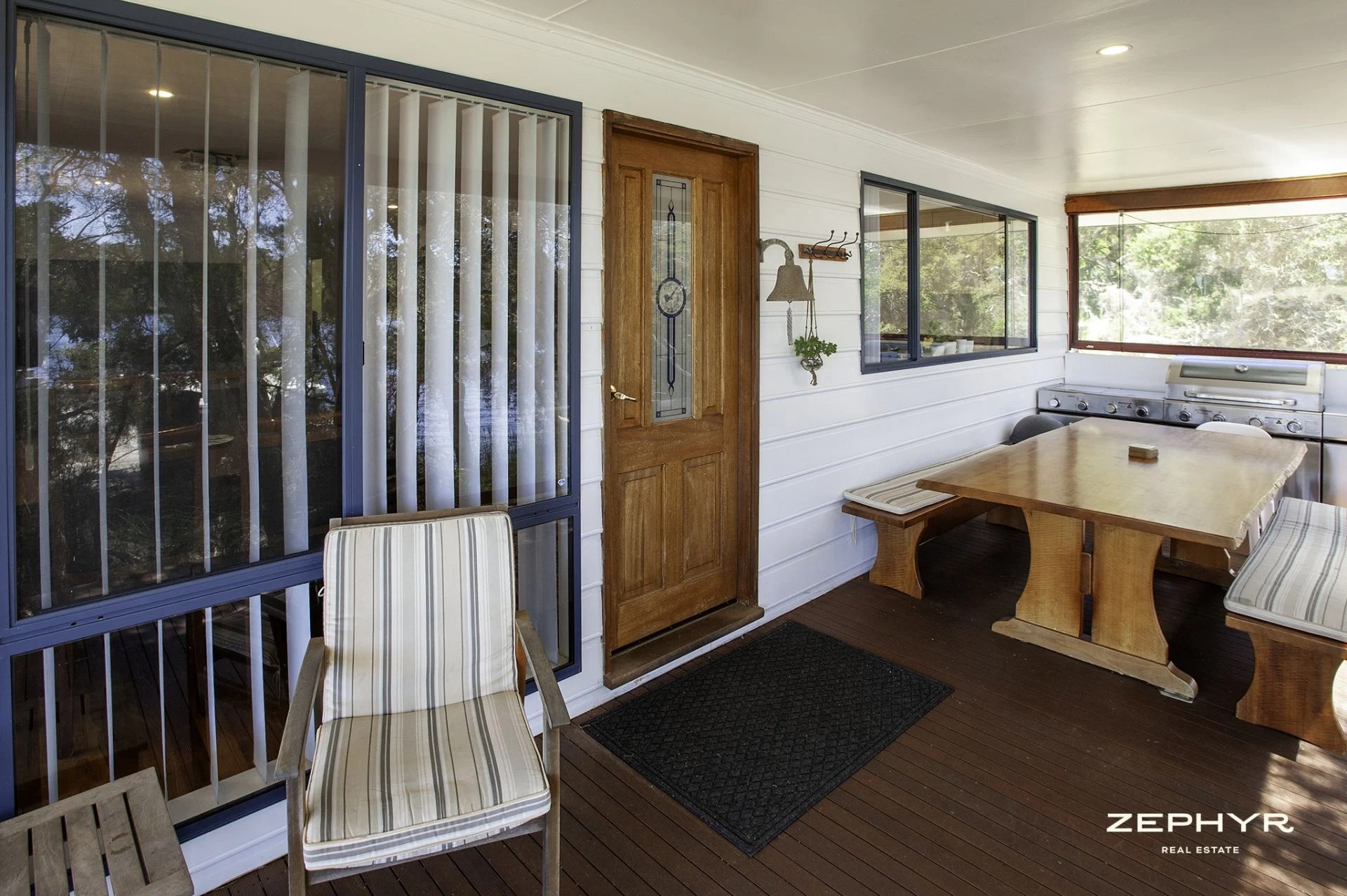 " Houseboat Holidays", Walpole Zephyr Real Estate