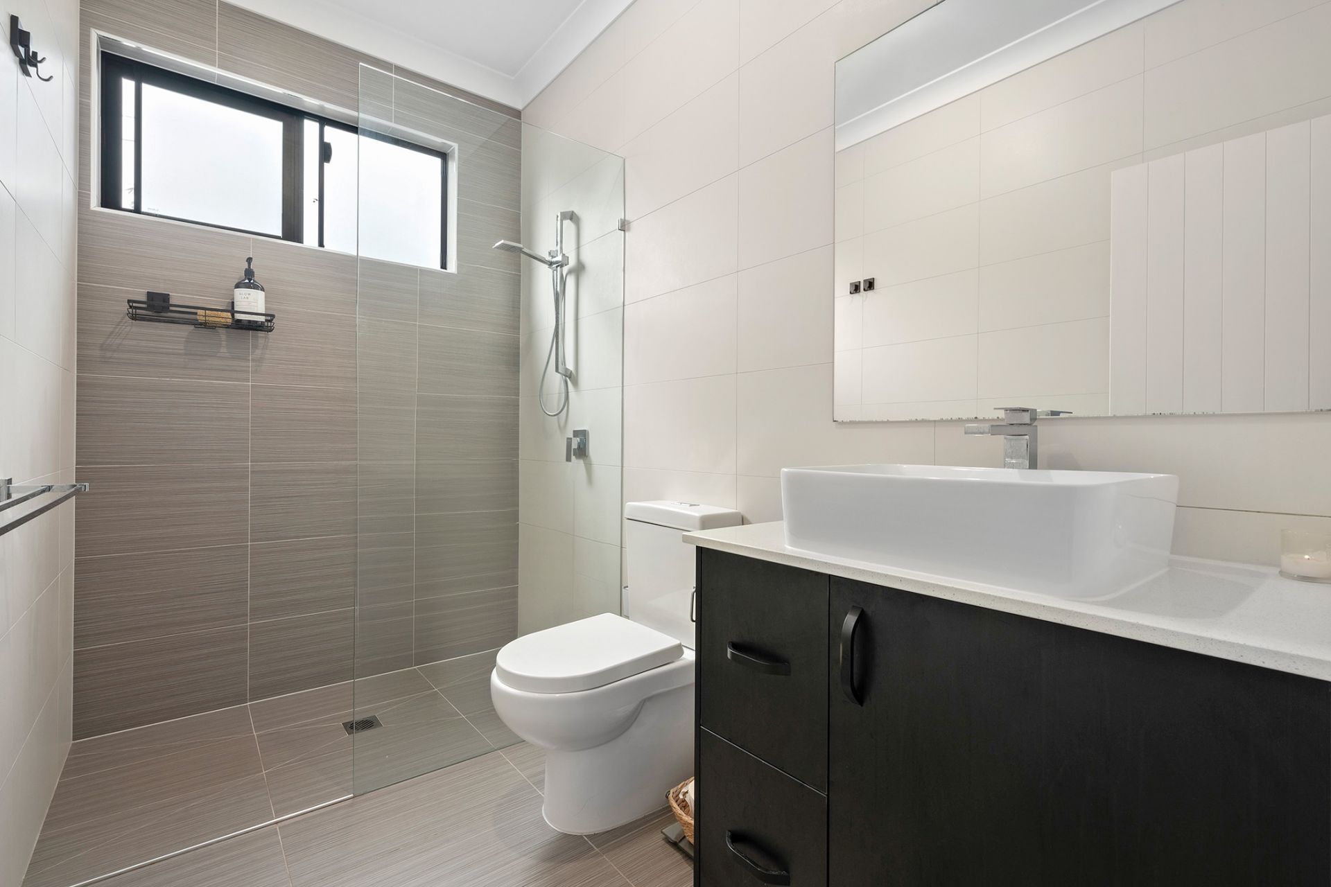 Real Estate For Sale 1/11 Chirn Crescent Labrador , QLD