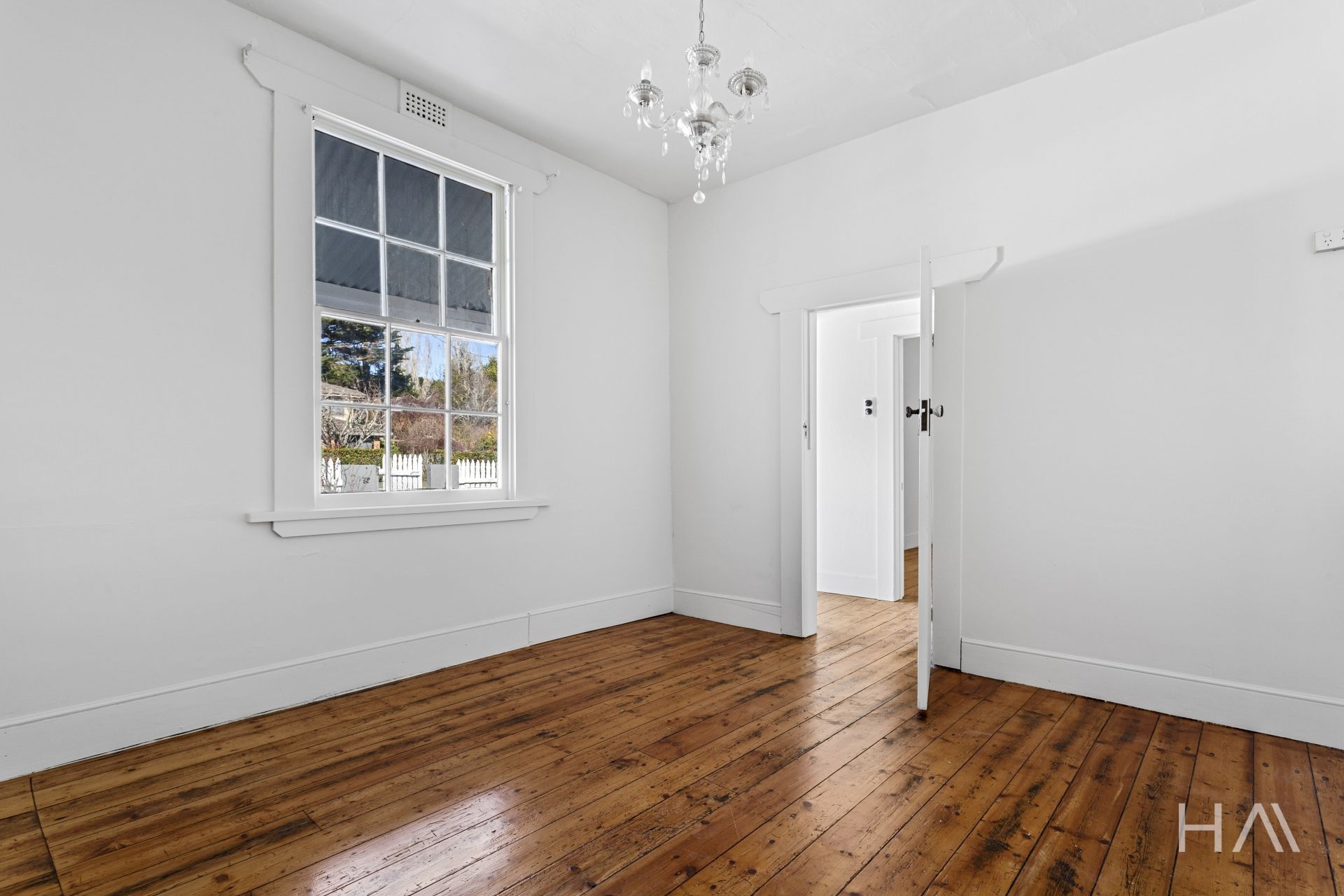 1/24 Meander Valley Road, Carrick Harrison Agents