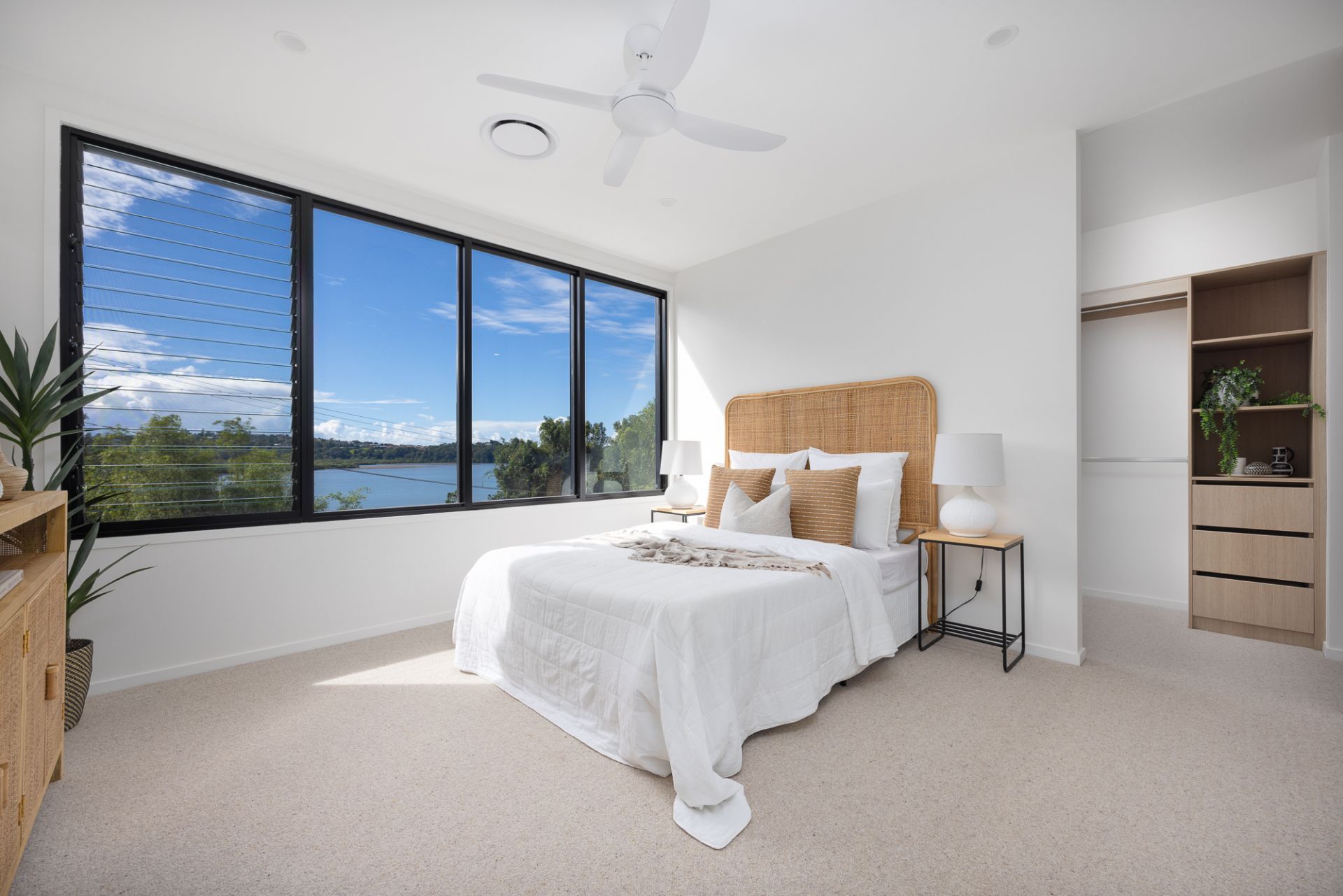 162A Broadwater Esplanade, BILAMBIL HEIGHTS Matrix Global Real Estate