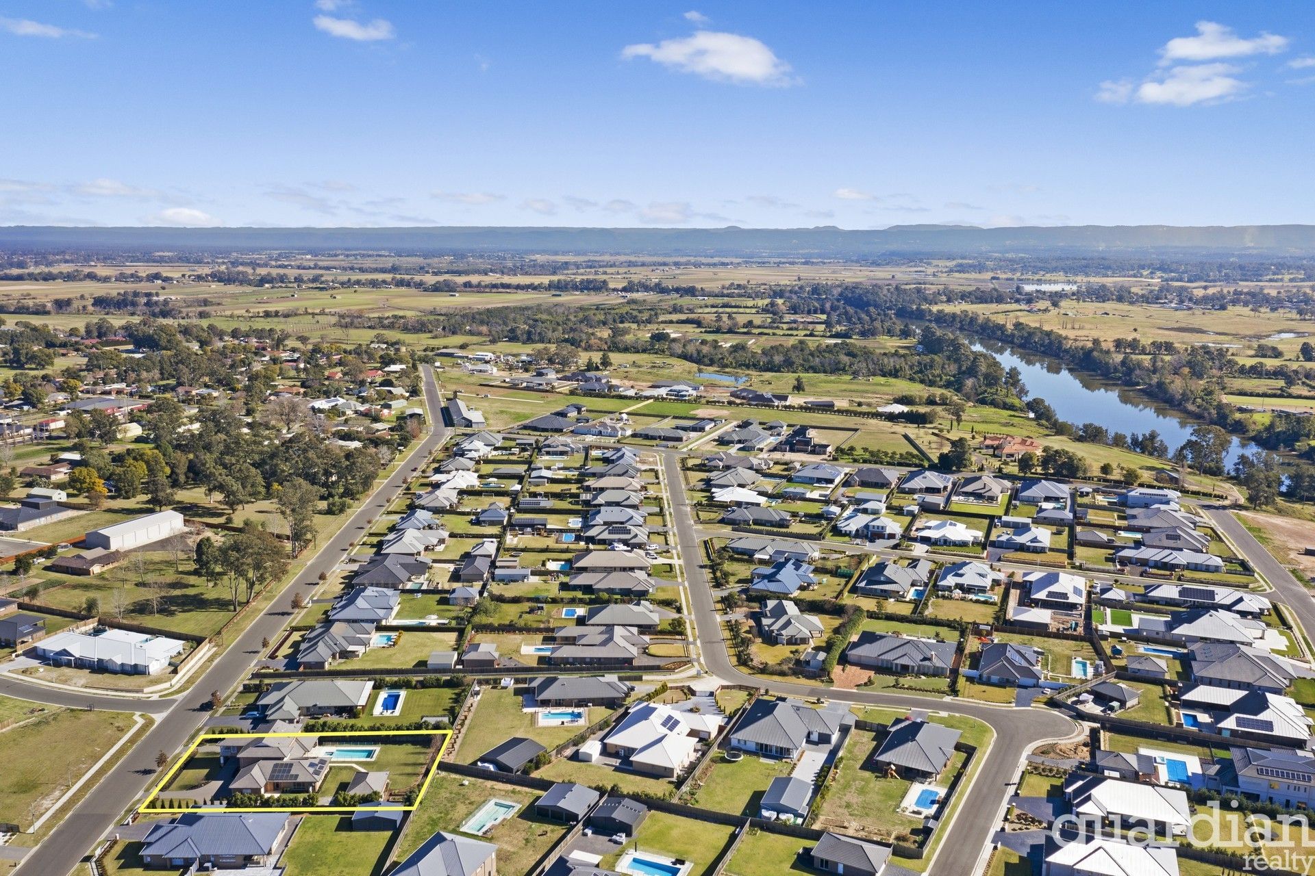 67 Hall Street, Pitt Town Guardian Realty