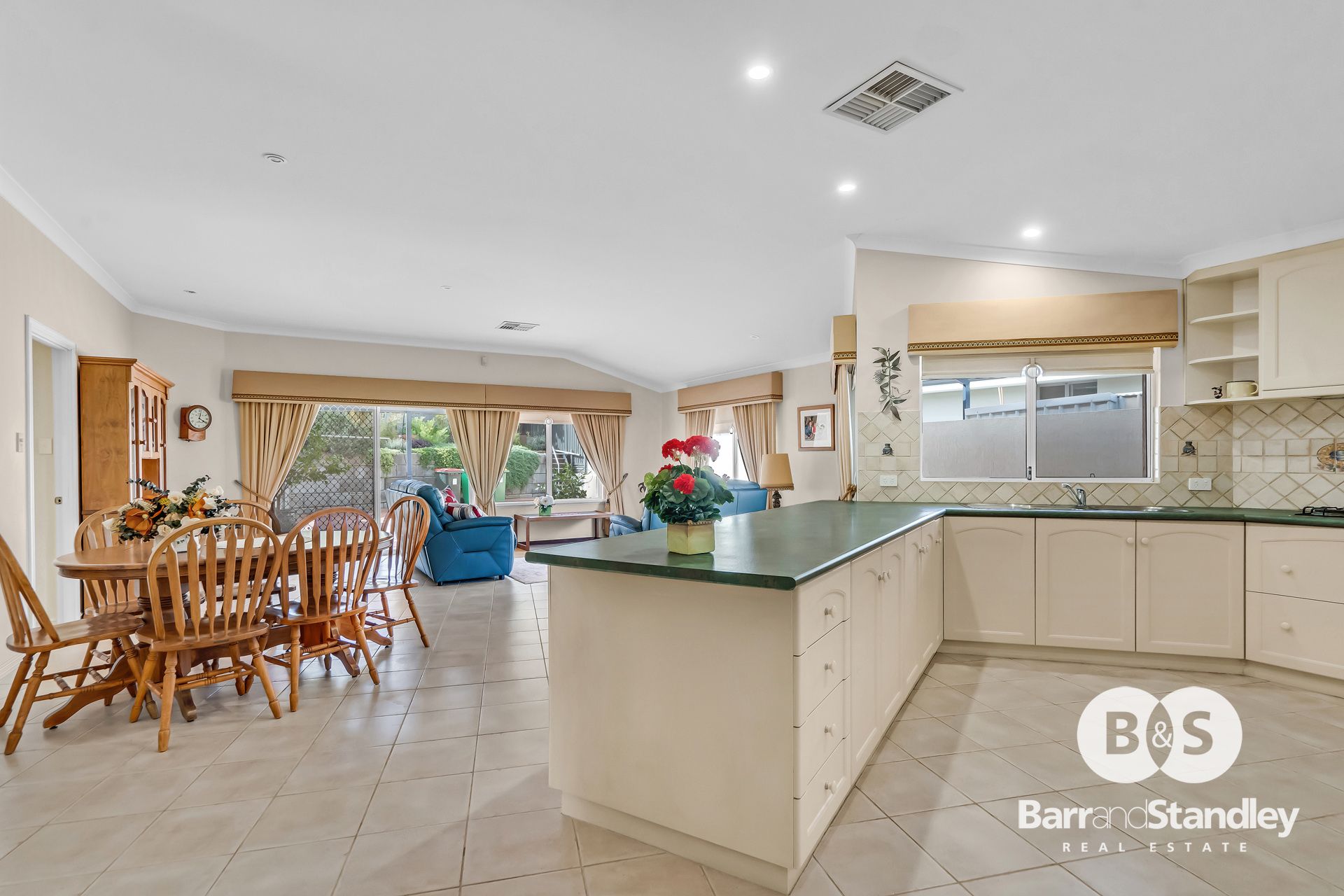 38B Mangles Street, SOUTH BUNBURY Barr and Standley Real Estate