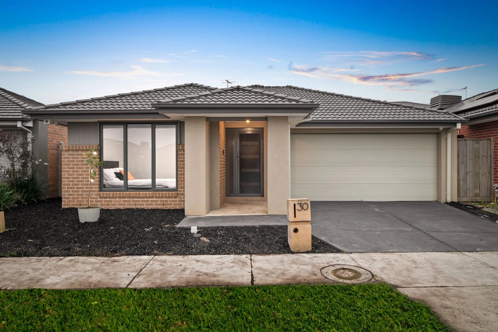 30 Grande Belmond Avenue, Clyde OBrien Real Estate