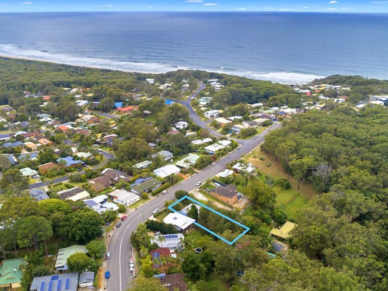Real Estate For Sale 76 Valla Beach Road Valla Beach , NSW