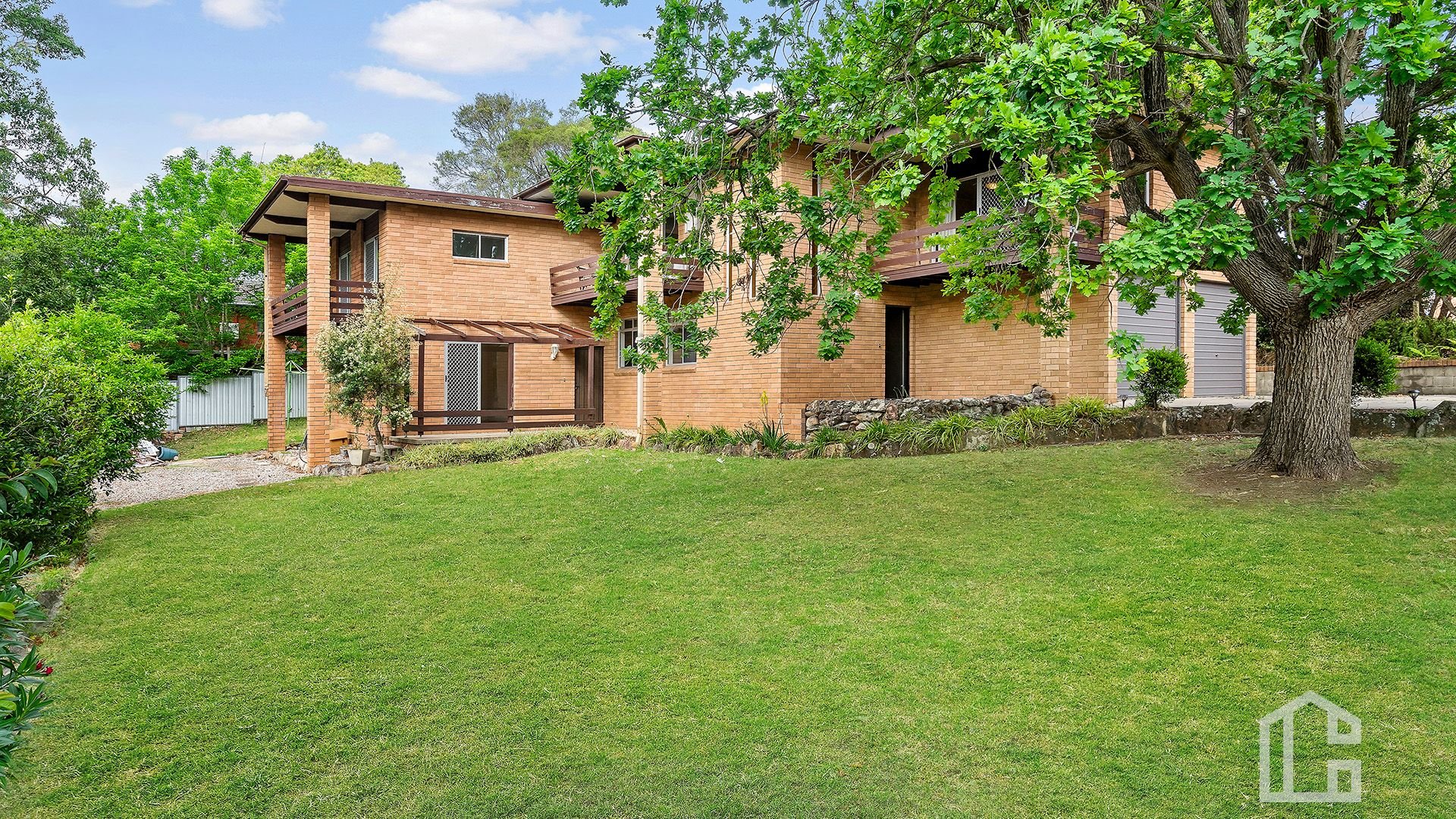 139 Explorers Road, Lapstone Chapman Real Estate
