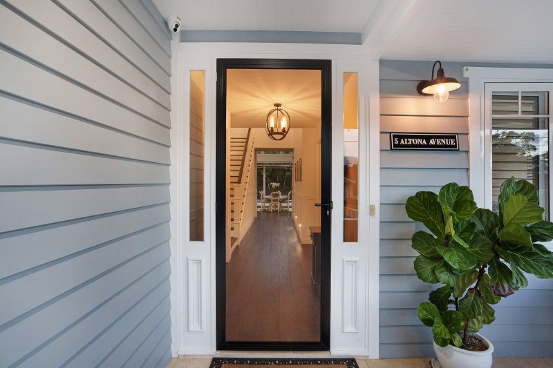 Real Estate For Sale 5 Altona Avenue Bateau Bay , NSW