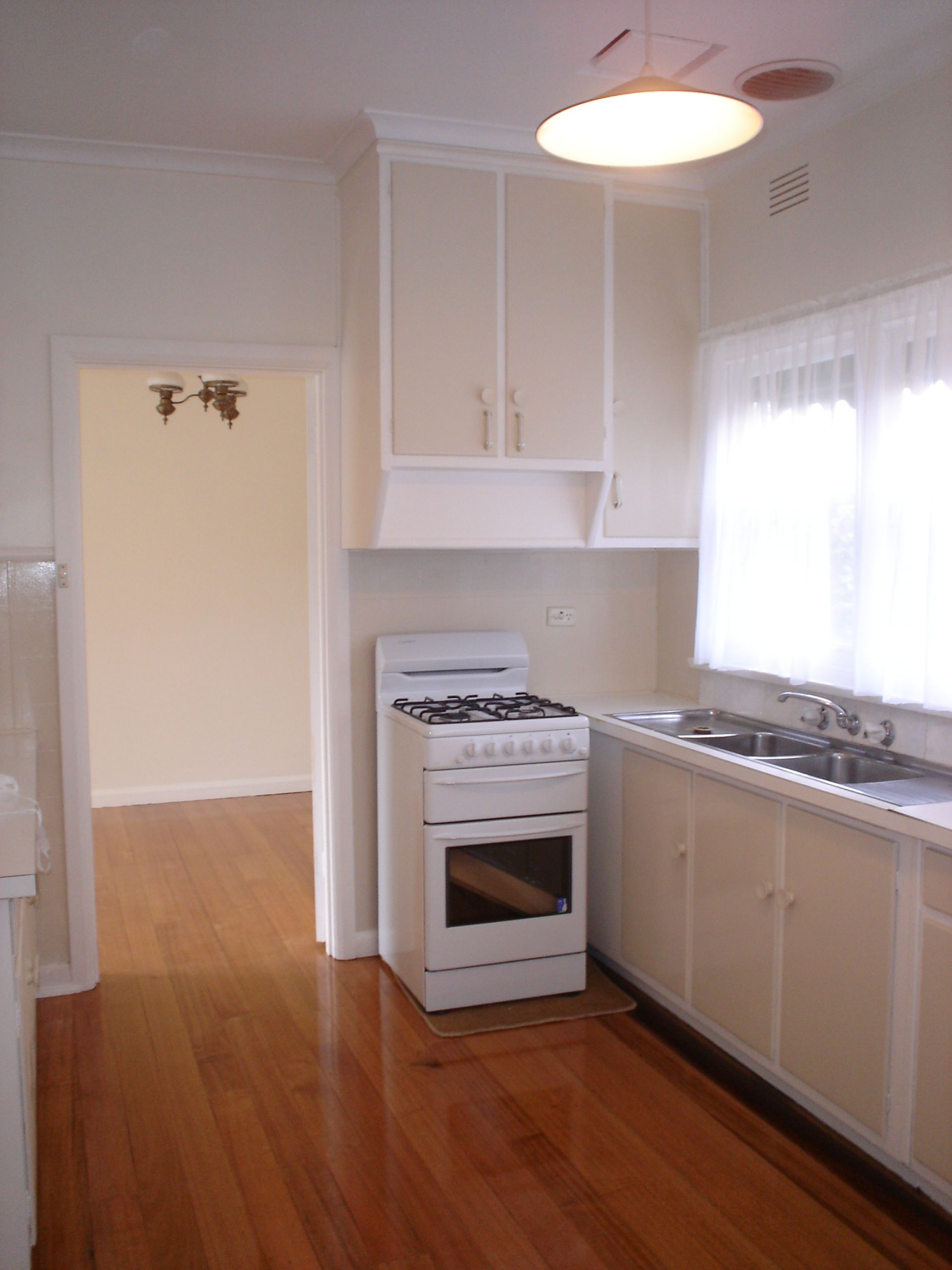 Real Estate For Lease 15 Alfreda Avenue Rosanna , VIC