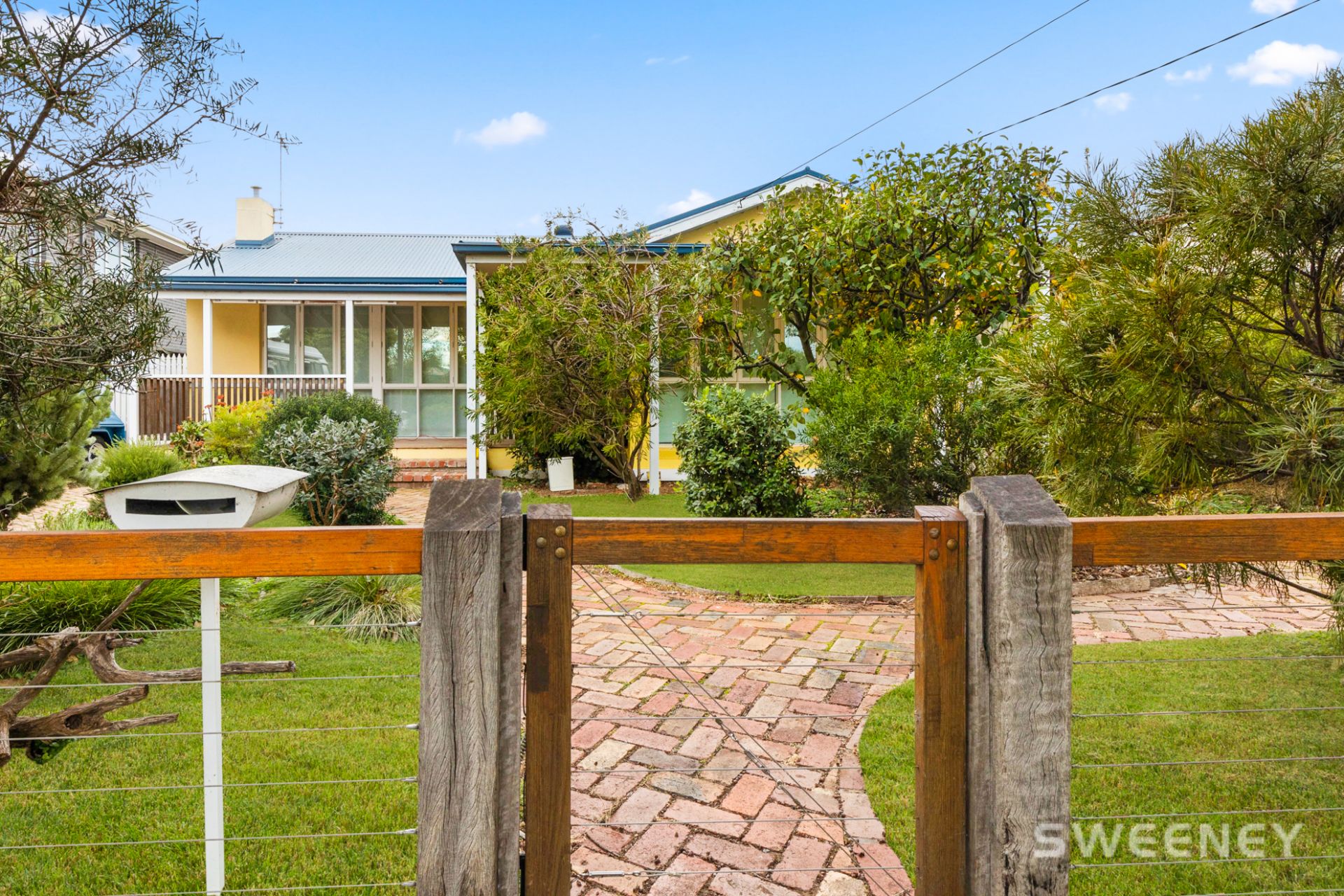 8 Karingal Street, ALTONA Sweeney Estate Agents