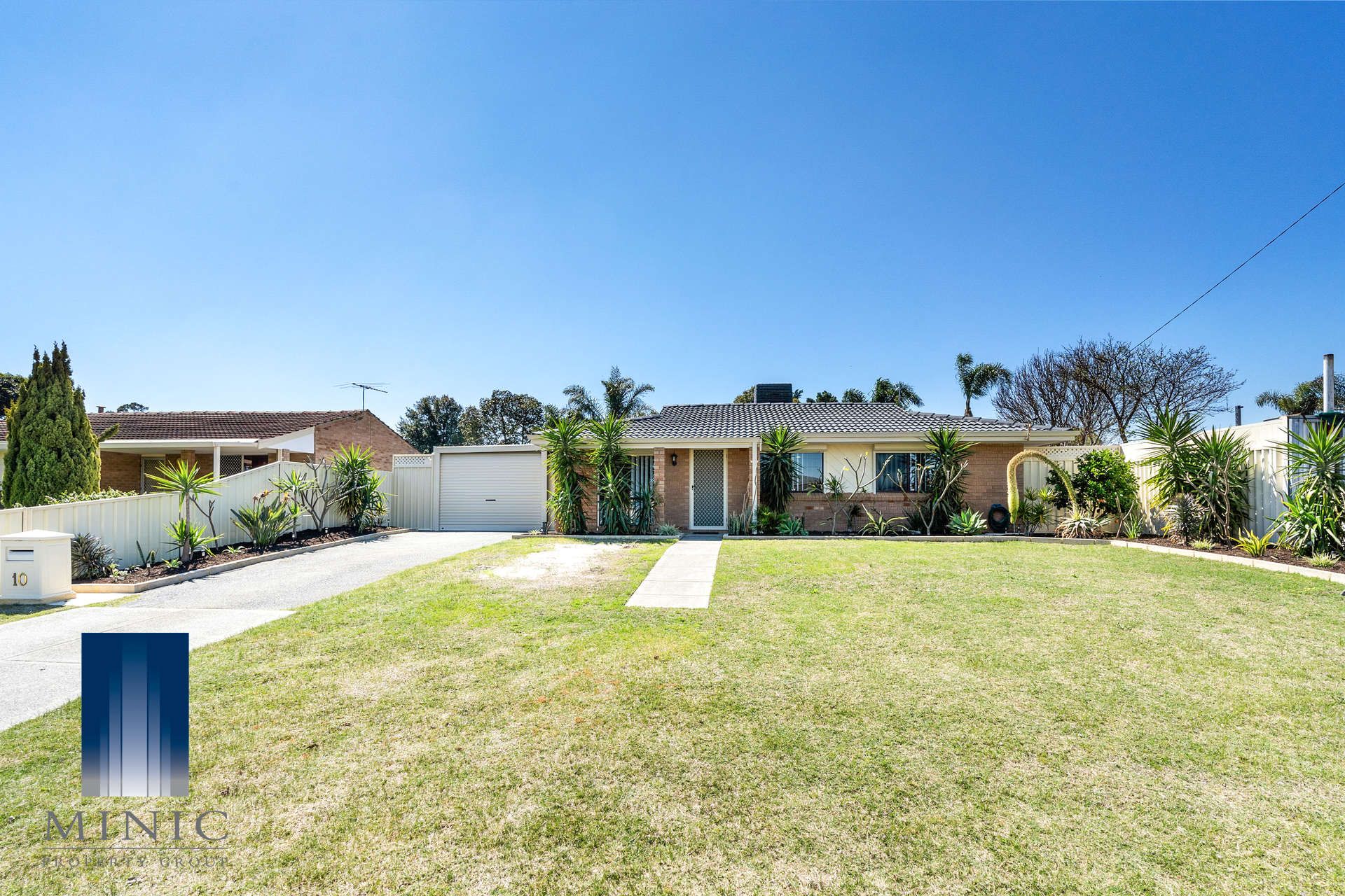 Real Estate For Sale 10 Greenough Way Gosnells , WA