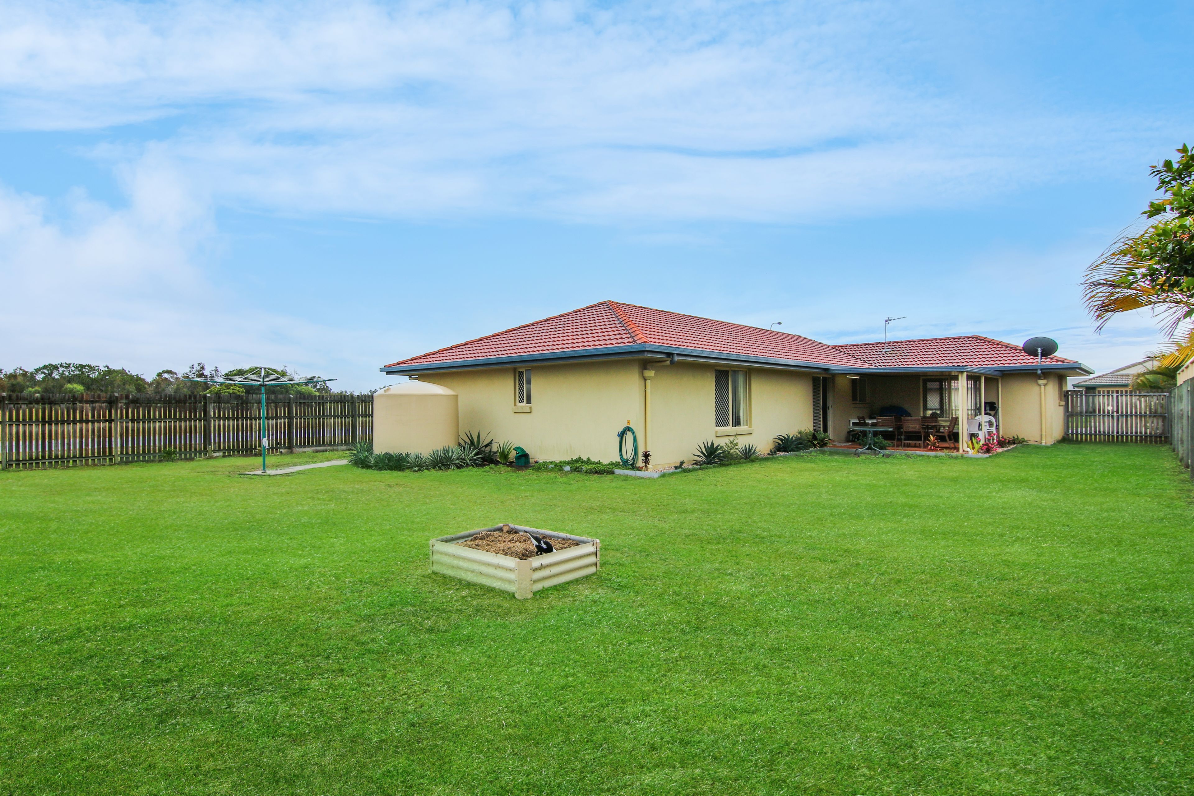 Sold property Sold Price for 98 Endeavour Way Eli Waters , QLD 4655