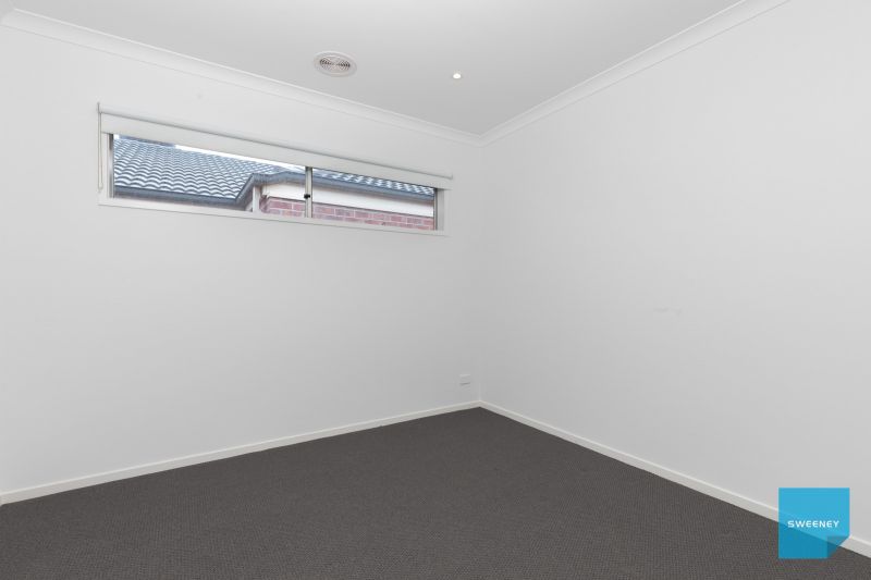 7 Forrester Grove, Fraser Rise Sweeney Estate Agents