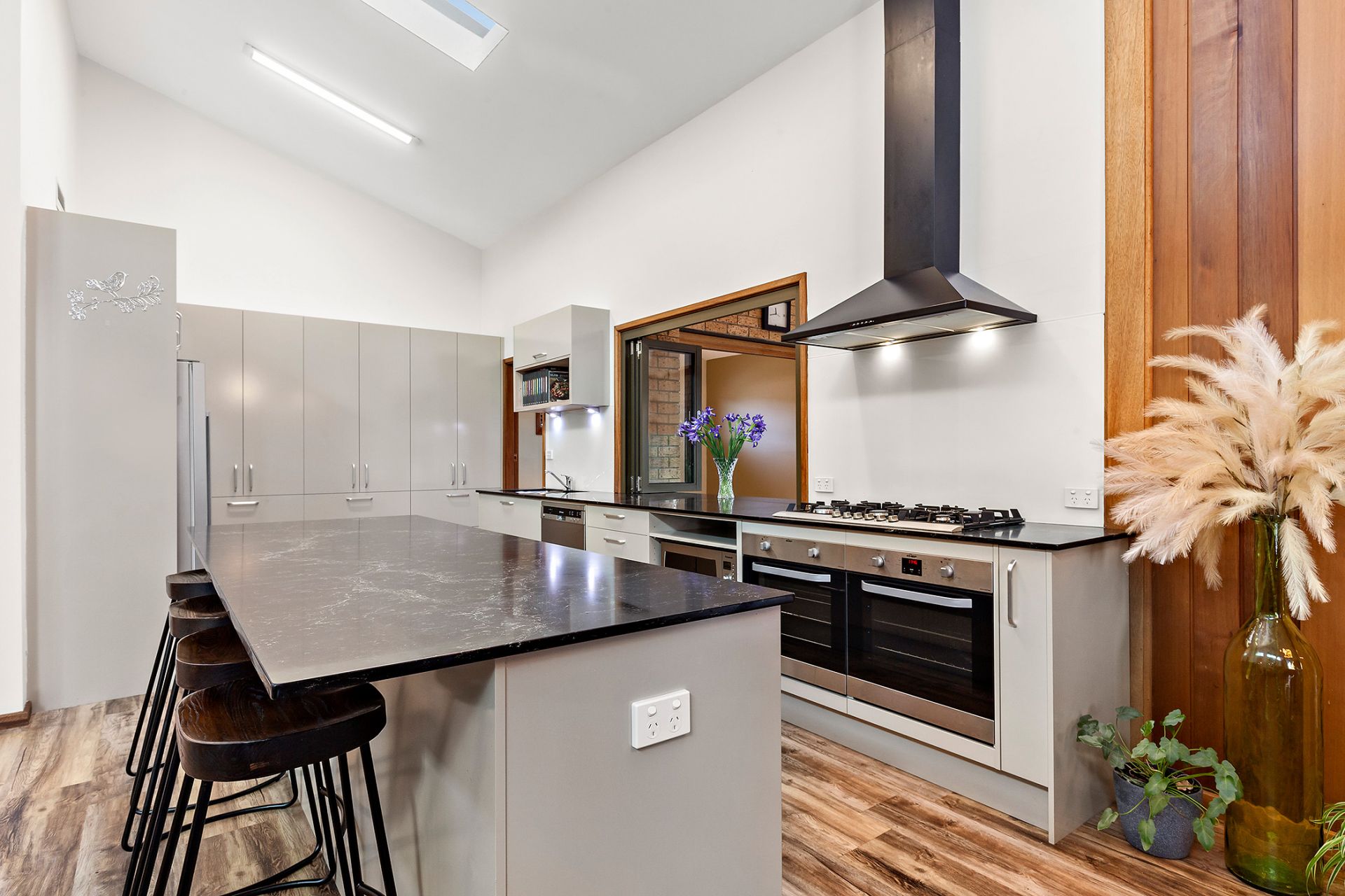 Real Estate For Sale 2 Pindimar Close Eleebana , NSW