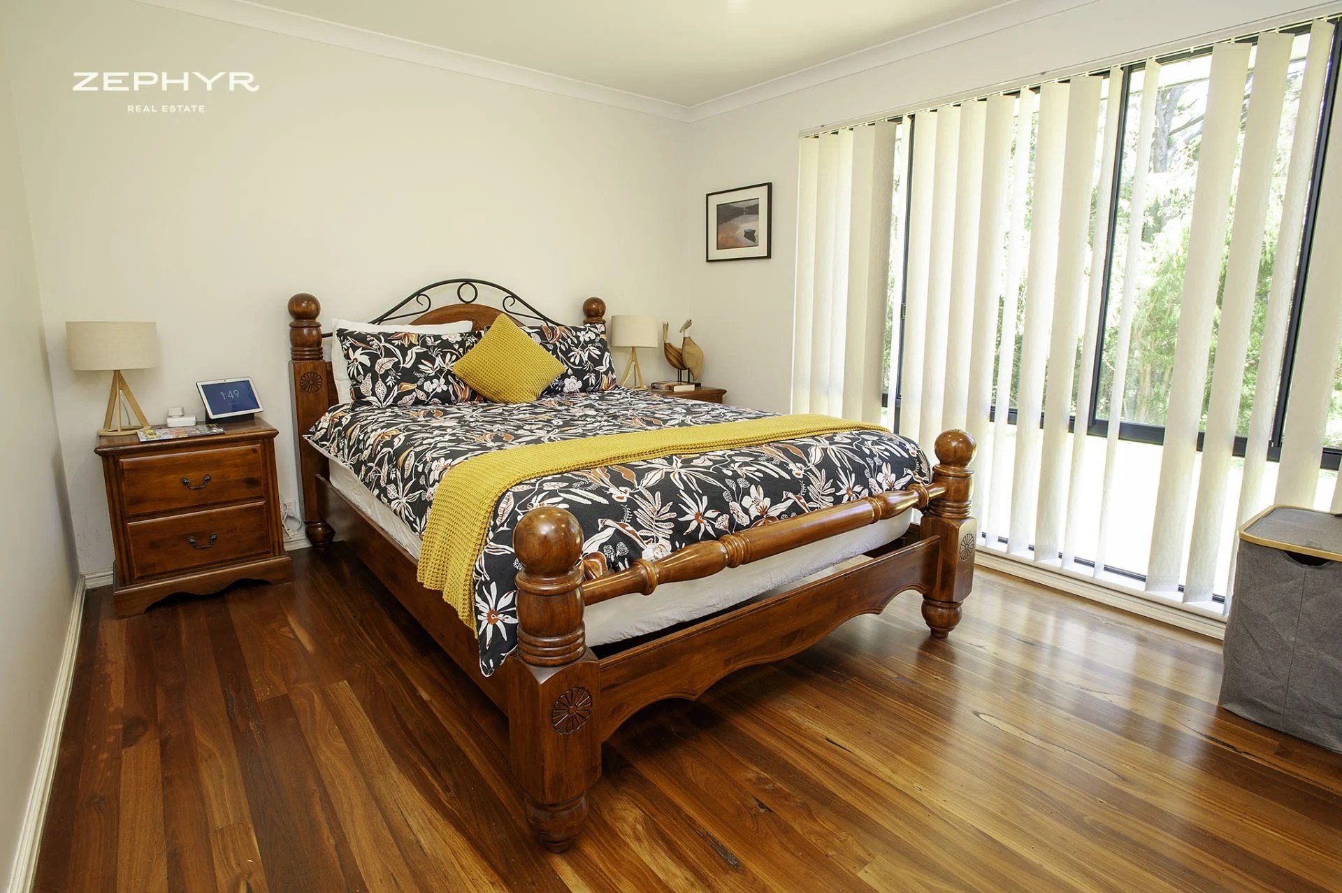 " Houseboat Holidays", Walpole Zephyr Real Estate