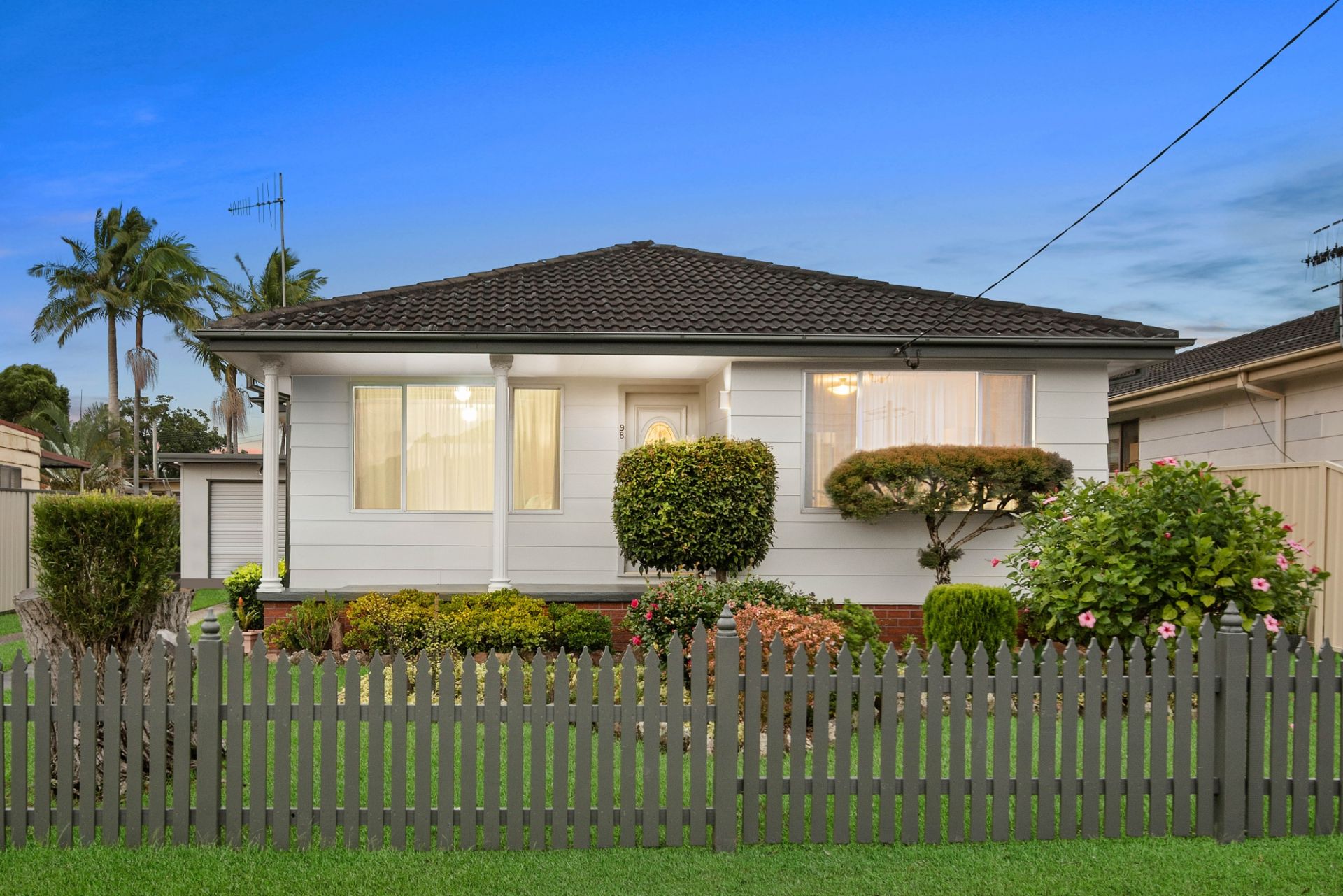 98 Robertson Road, Killarney Vale Whiteman Property