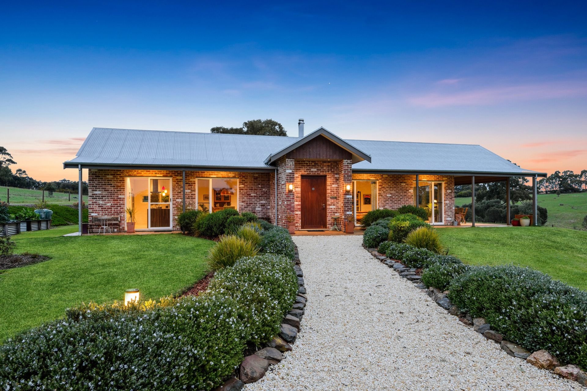 1433 Harrogate Road, Harrogate Adcock Real Estate