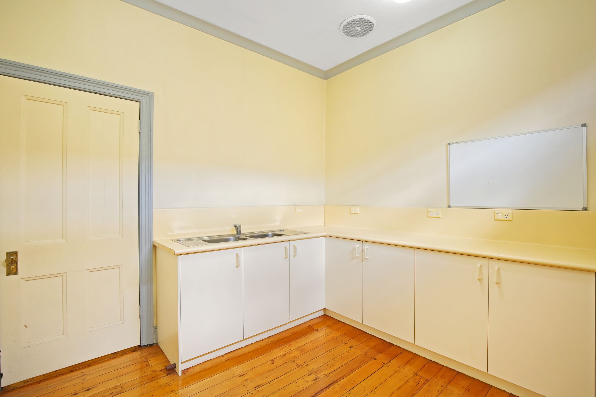 Real Estate For Commercial Lease 27 Penshurst Street Penshurst , NSW