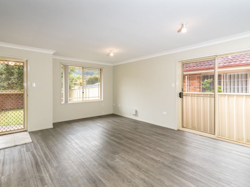 Real Estate For Lease 1/12 McKellar Close Point Clare , NSW