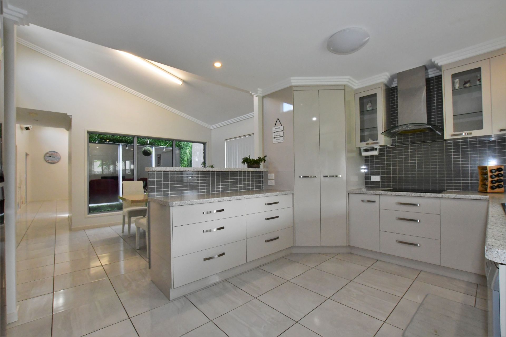 24 Avoca Street, BUNDABERG WEST Four Walls Realty