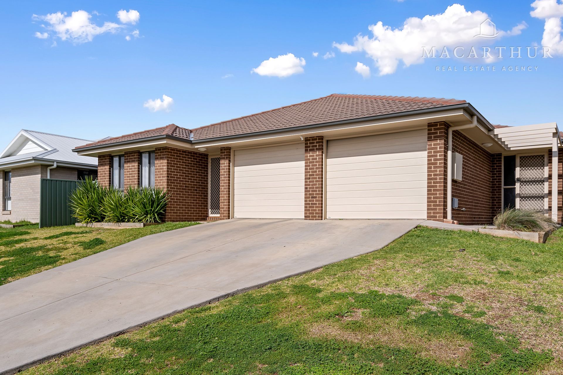 5 & 5A Hazelwood Drive, Forest Hill Macarthur Real Estate Agency