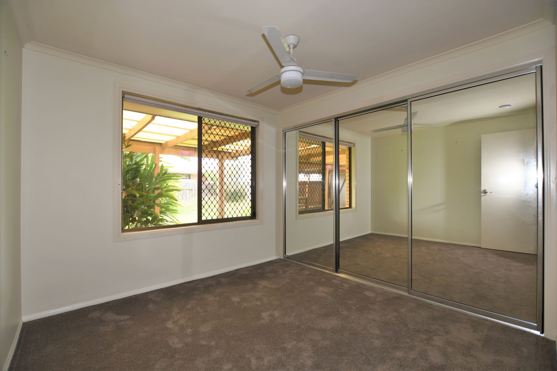 16 Sinclair Street, AVENELL HEIGHTS Four Walls Realty