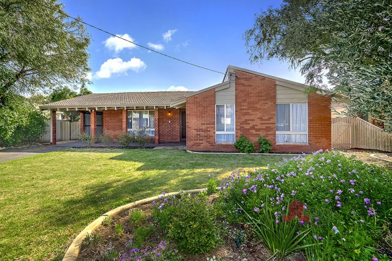 Real Estate For Sale 10 Bramble Grove Carey Park , WA