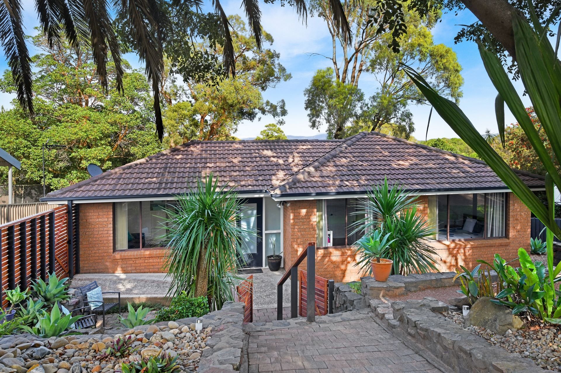 4 Alexander Avenue, Kiama Downs First National Coast & Country Real