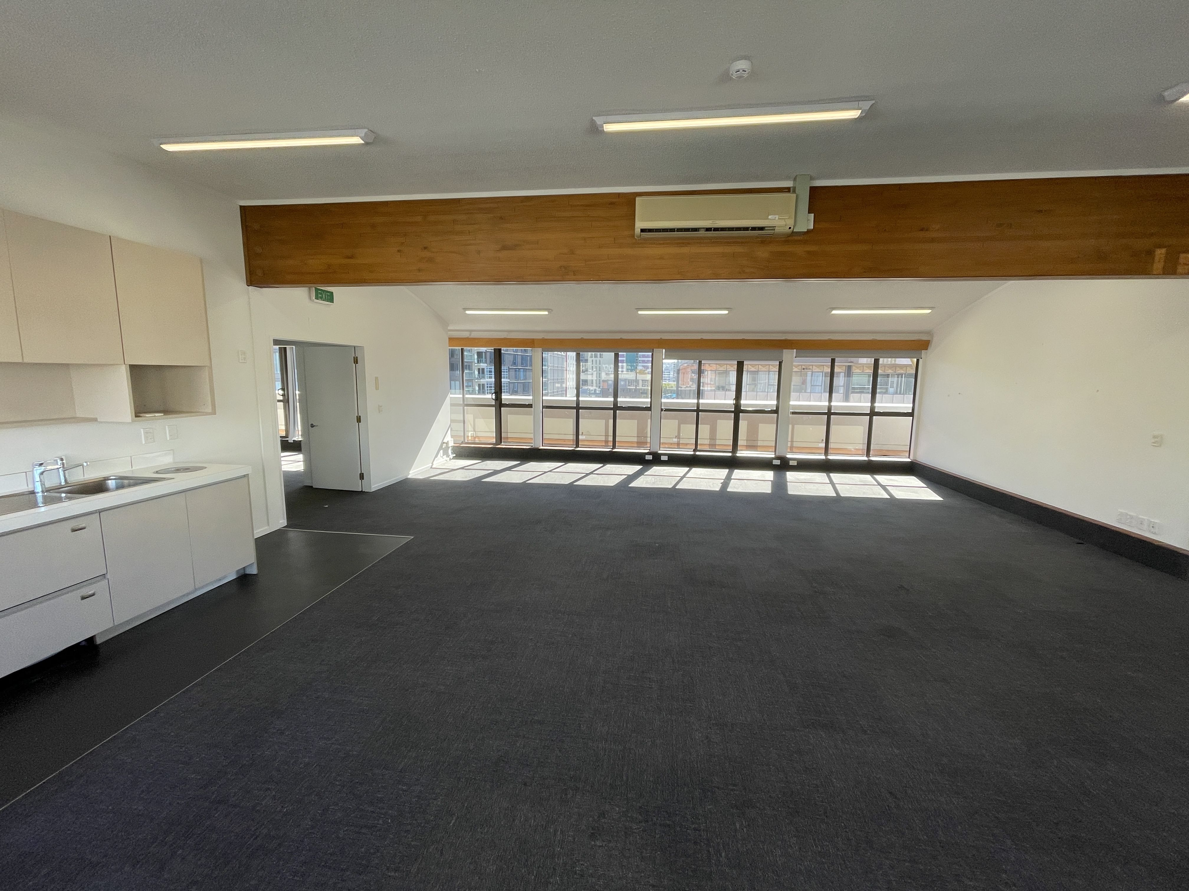 Real Estate For Commercial Lease Penthouse/85 Ghuznee Street Te Aro