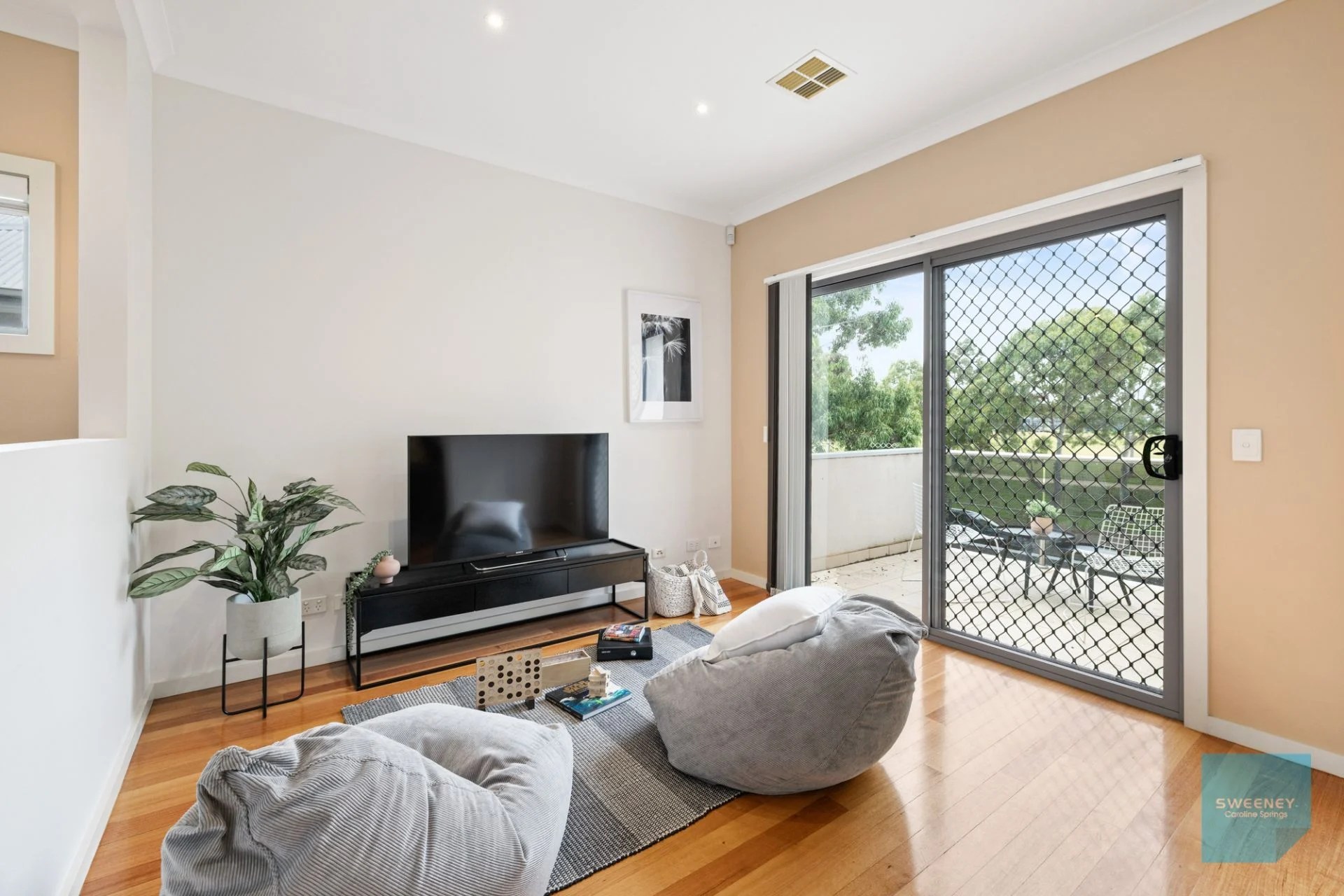 20 Brunton Avenue, CAROLINE SPRINGS Sweeney Estate Agents